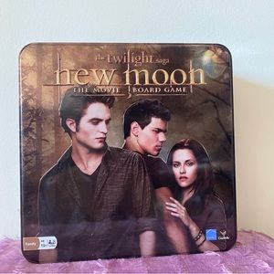 Cardinal The Twilight Saga Movie Series "New Moon" Metal Board Game
